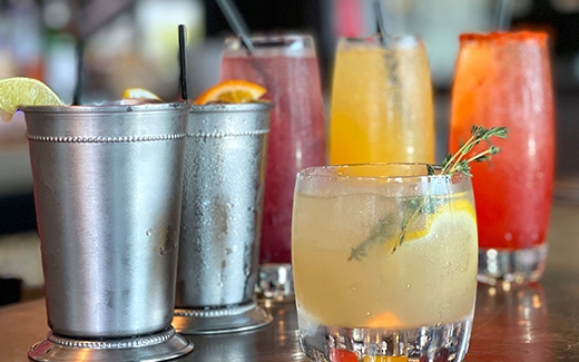 happy-hour_cocktails
